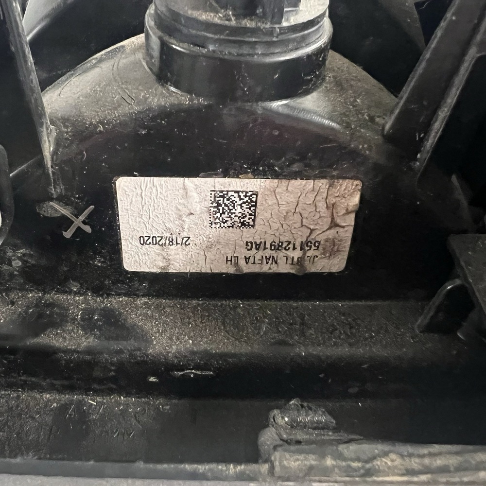 2018-2025 Jeep Wrangler JL Left & Right Set Tail Lights w/ Wiring Harness - Picture 5 of 9